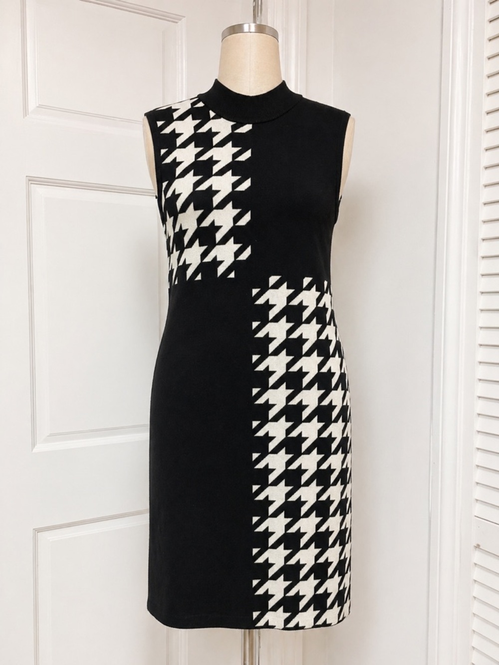 Anne Klein Black and White Houndstooth Sleeveless Sheath Dress